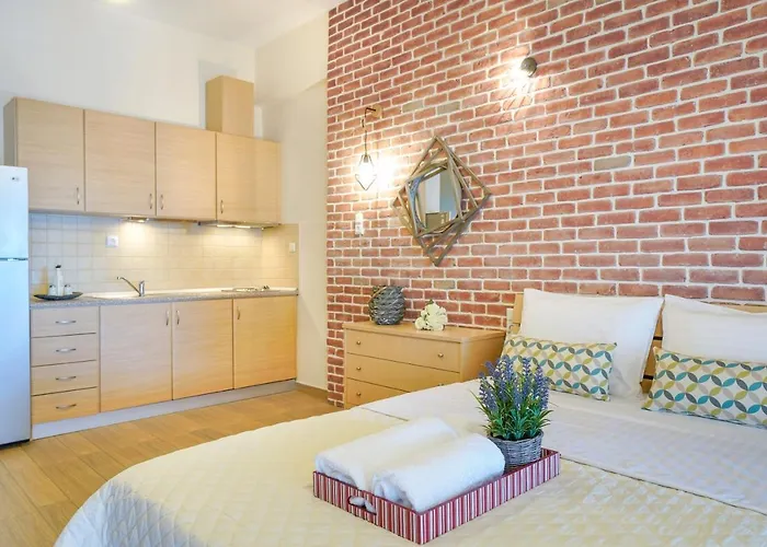 Golden Beachside Terrace *