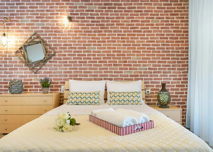 Golden Beachside Terrace Apartament *